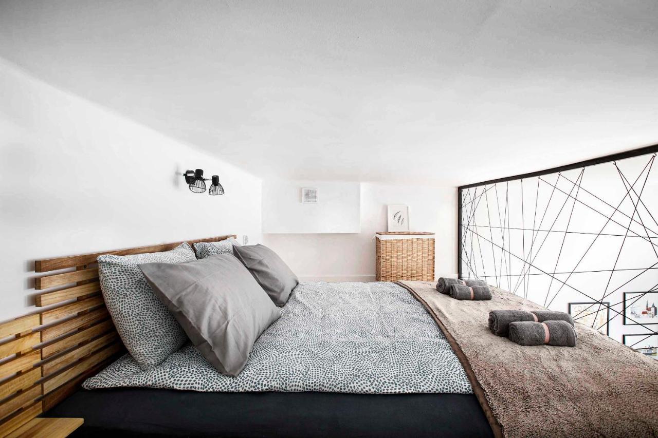 Charming Studio With Kitchen - Old Town, Main Station คราคูฟ ภายนอก รูปภาพ