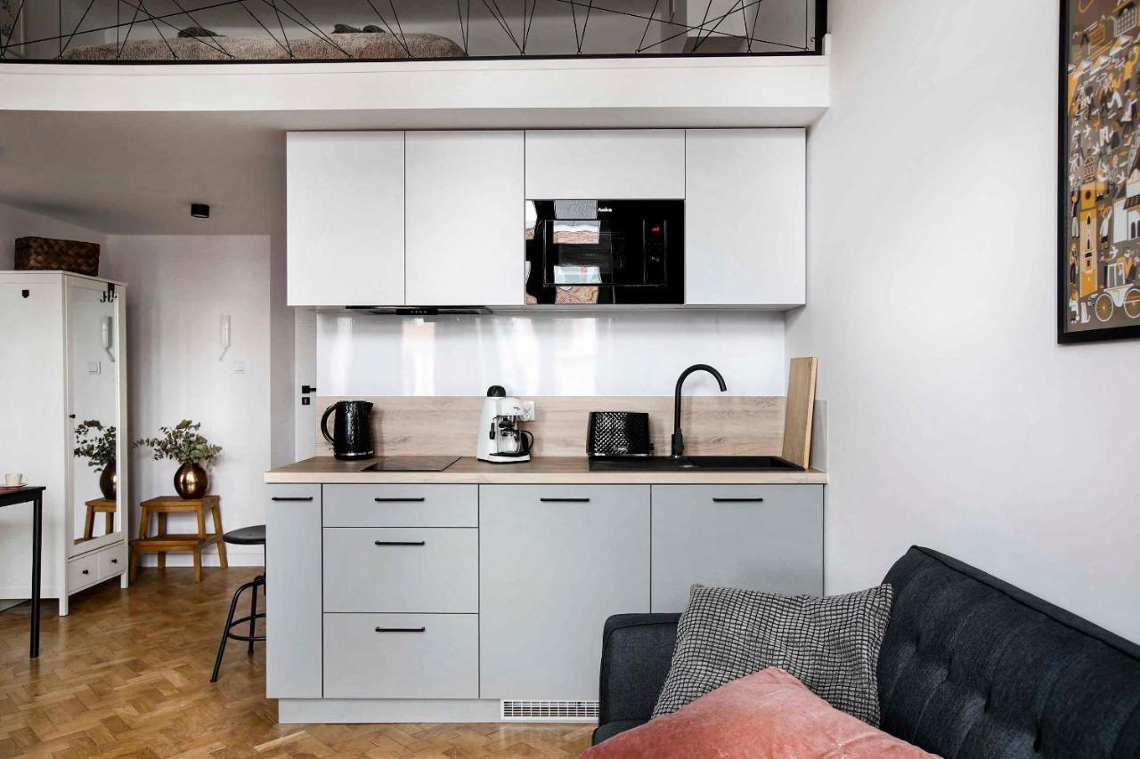 Charming Studio With Kitchen - Old Town, Main Station คราคูฟ ภายนอก รูปภาพ
