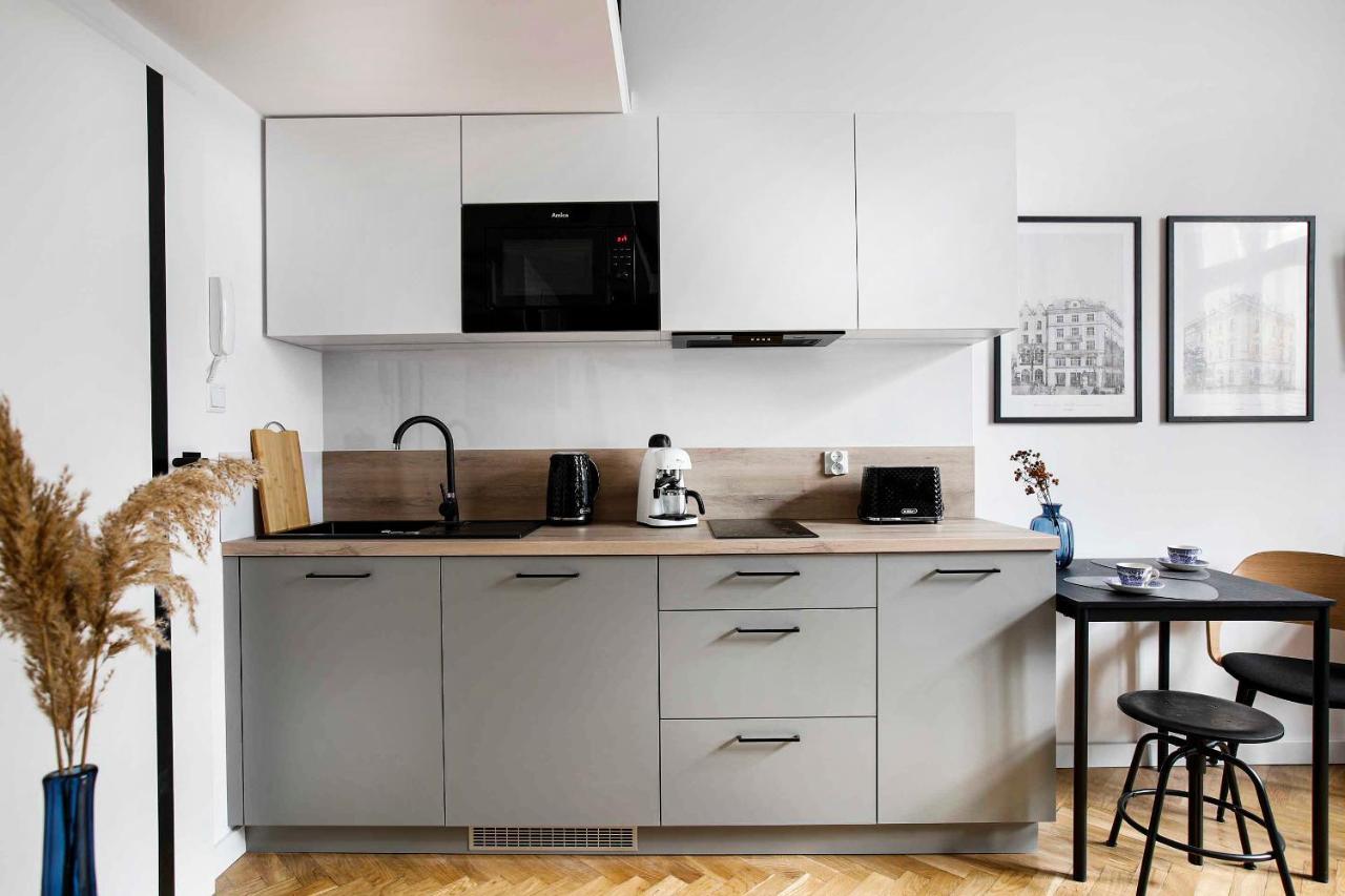 Charming Studio With Kitchen - Old Town, Main Station คราคูฟ ภายนอก รูปภาพ