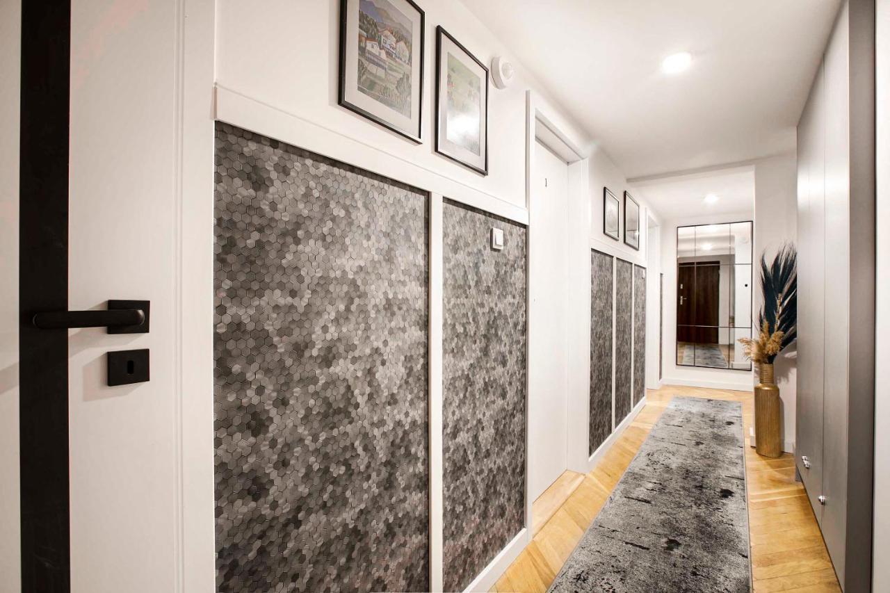Charming Studio With Kitchen - Old Town, Main Station คราคูฟ ภายนอก รูปภาพ